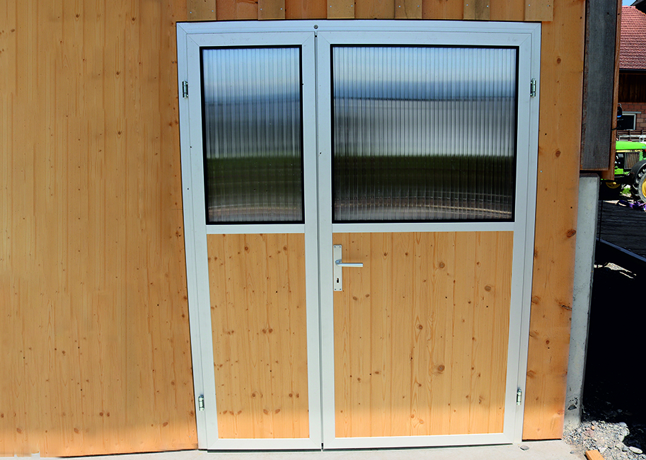 Aluminium-Stalltüren & -Tore - Portes et portail d’écuries - Amagosa AG